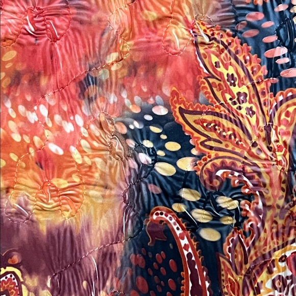 Sno Skins Red Paisley Crinkled Gathered Turtleneck Size Large - Picture 11 of 15